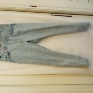 501 S skinny Levi's light blue denim jeans,, waist 29, length 28.